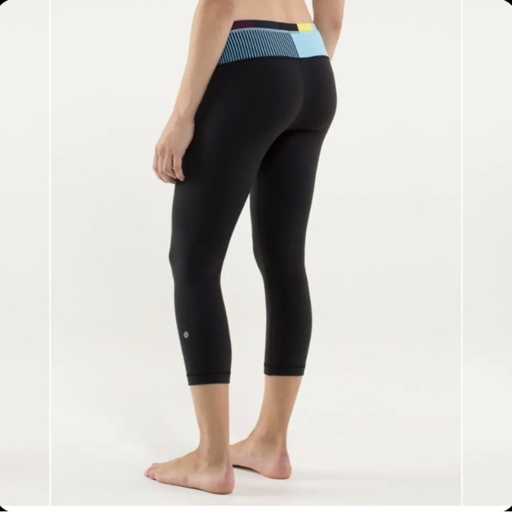 Quilted Blue Waist Band Black Wunder Under Crop Leggings Size 4